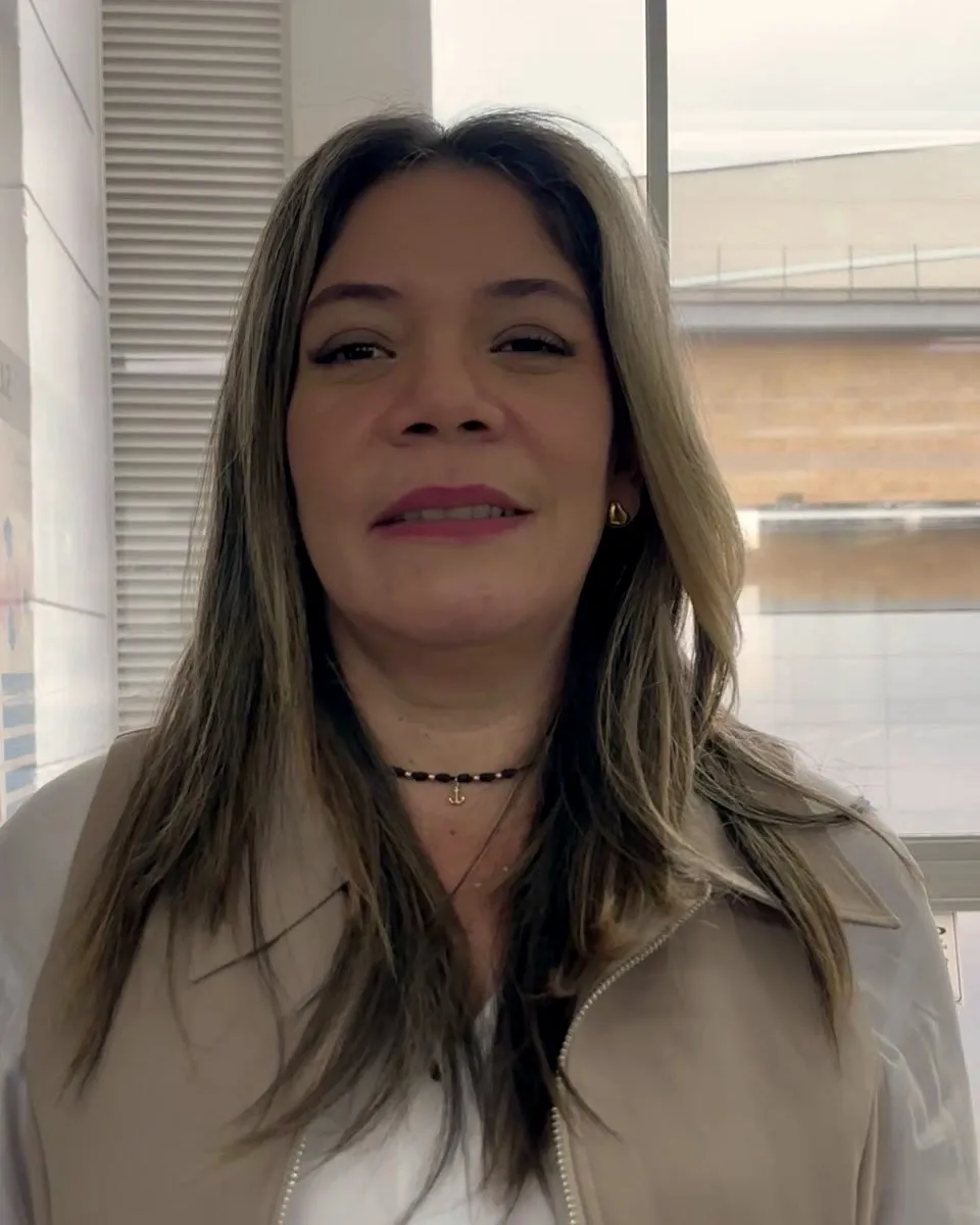 Elvira Cisneros, Desarrolladora comercial de seguros de Inderco